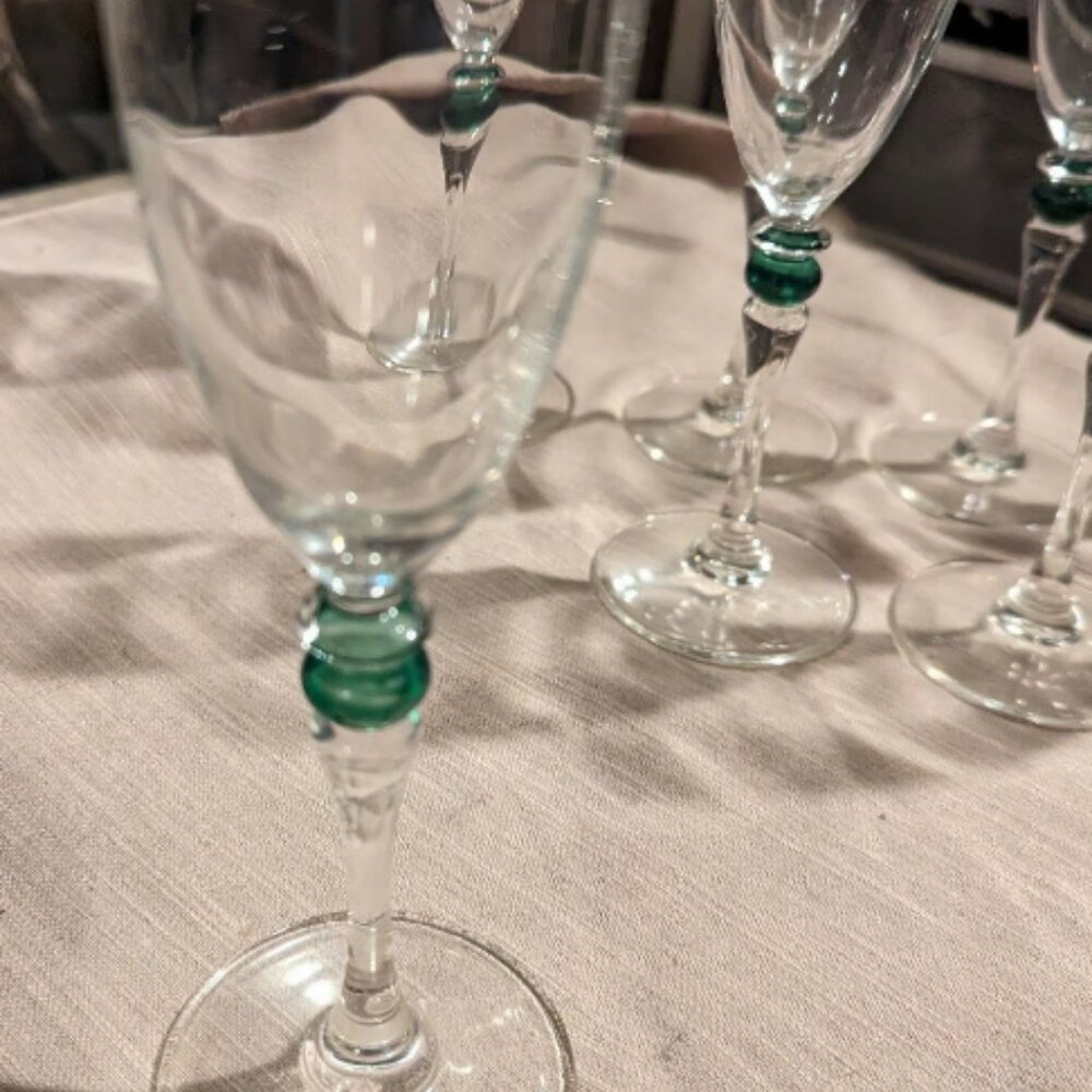 Set of 8 Vintage French Crystal Flutes with green Ball Accent - Picture 4 of 4